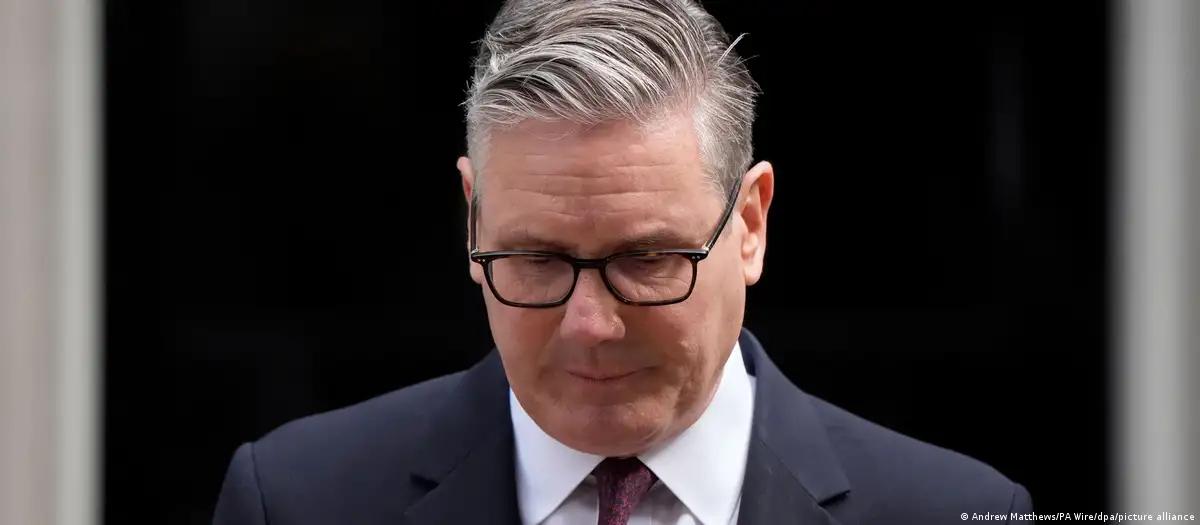 Keir Starmer anuncia renúncia ao cargo de premiê britânico