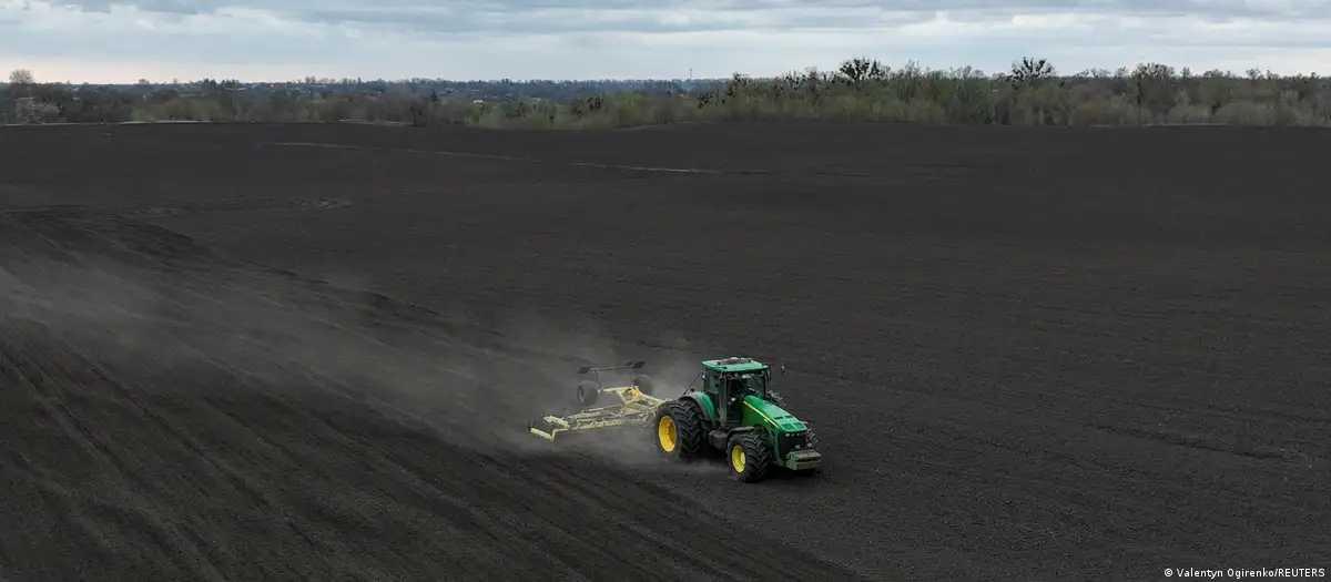 Recrutamento militar esvazia campos agrícolas na Ucrânia