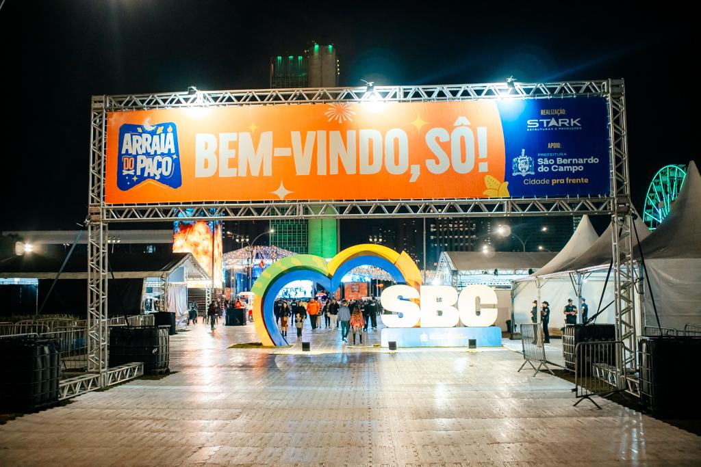 Sob chuva em noite de Rastapé, 2º Arraiá do Paço de São Bernardo ultrapassa 1 tonelada de alimentos arrecadados