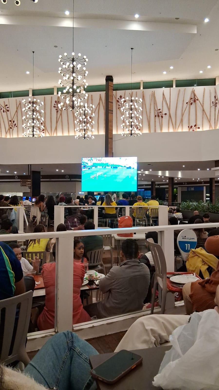 Uberlândia Shopping reúne torcedores para transmissão de Brasil x Escócia na Copa do Mundo 