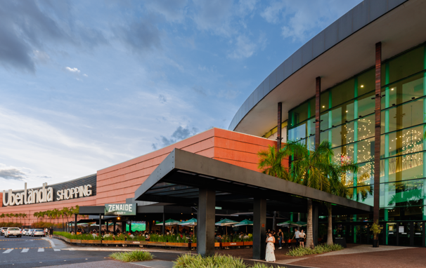 Uberlândia Shopping terá horário especial e transmissão do jogo do Brasil na Praça de Alimentação 