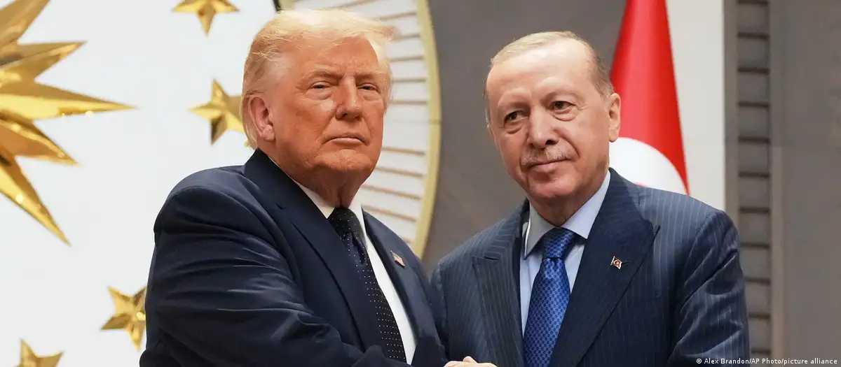 Cúpula da Otan começa com Trump pleiteando a Groenlândia 