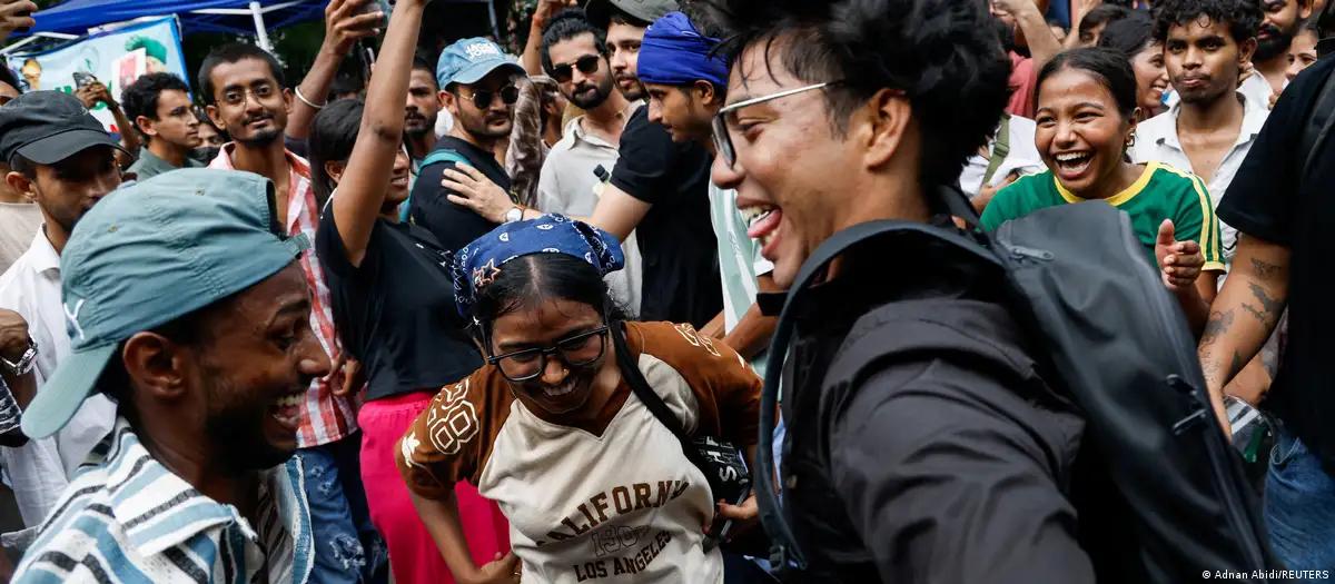 Índia: Estudantes encerram protestos após queda de ministro