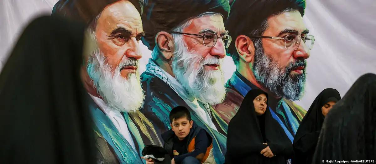 Irã inicia nova era política após sepultamento de Khamenei
