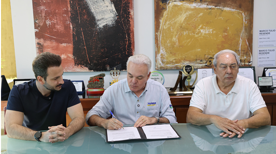 Prefeitura assina ordem de serviço para construção do Centro Esportivo Comunitário no setor Leste da cidade