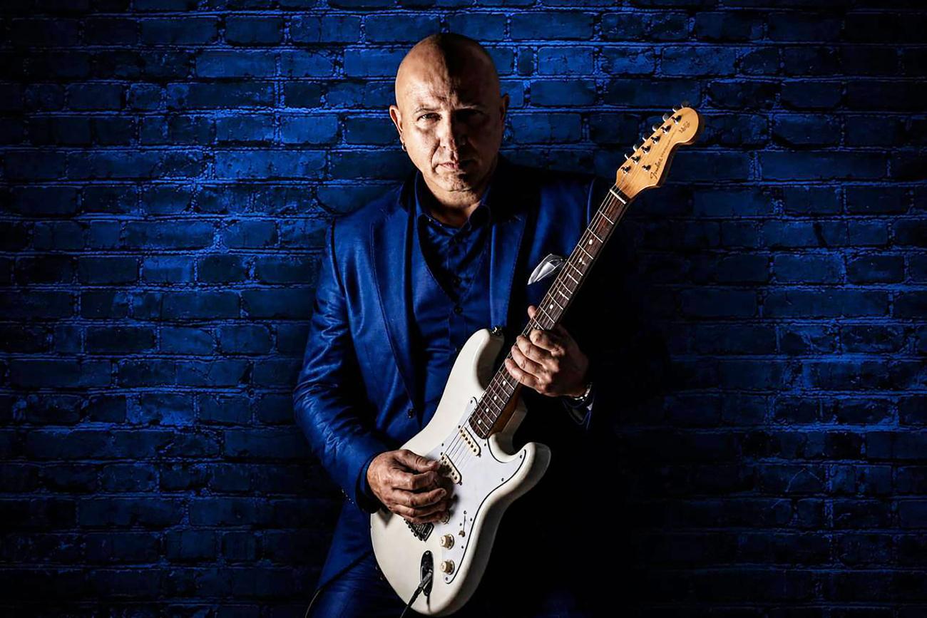 Robson Farah mergulha na obra de Nelson Motta na estreia carioca da turnê do seu novo show, 