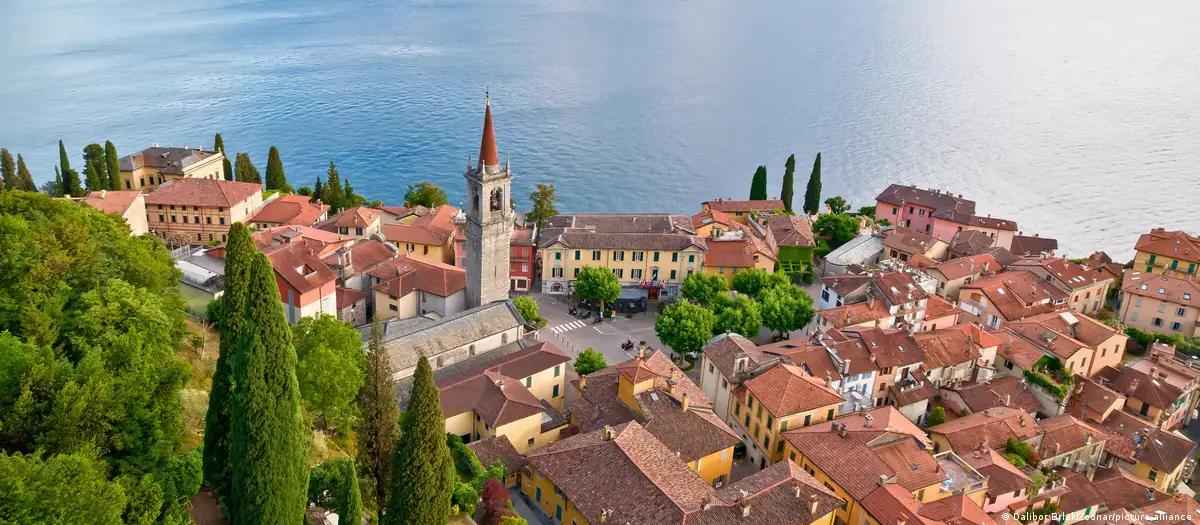 Vila italiana proíbe turistas de andarem sem camisa nas ruas