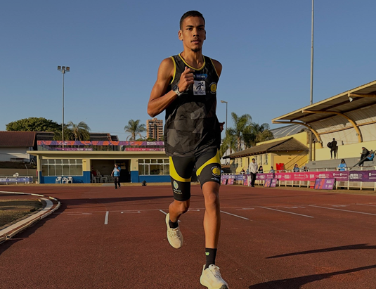 Atleta de equipe da Prefeitura e parceiros é convocado para integrar seleção brasileira de atletismo sub-23   