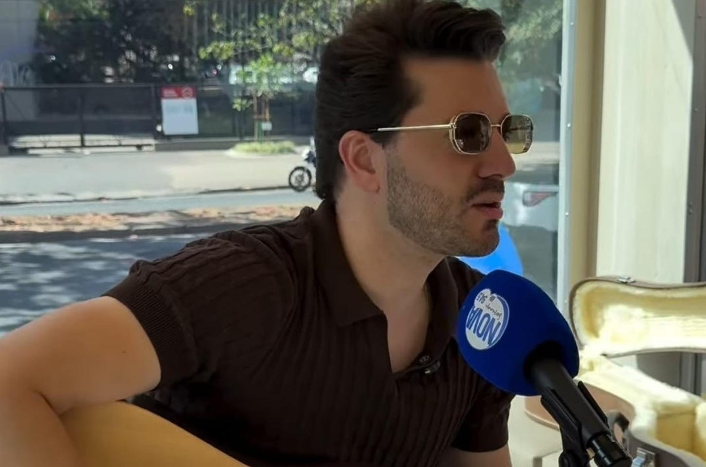 Cantor Evandro Jr. na programação da Nova Sertaneja FM