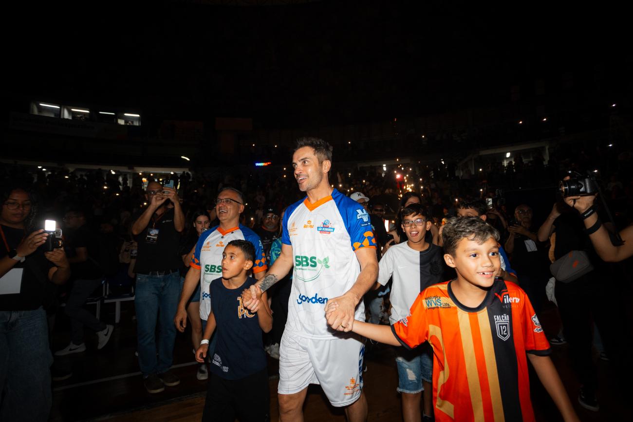Futsal com Falcão marca evento no Poliesportivo, celebra aniversário de São Bernardo e arrecada 5 toneladas de alimentos