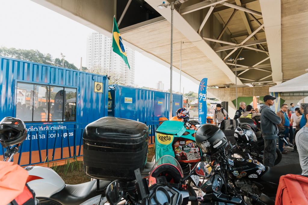 Inauguração de 1º ponto de apoio em São Bernardo valoriza motoristas e entregadores por aplicativo