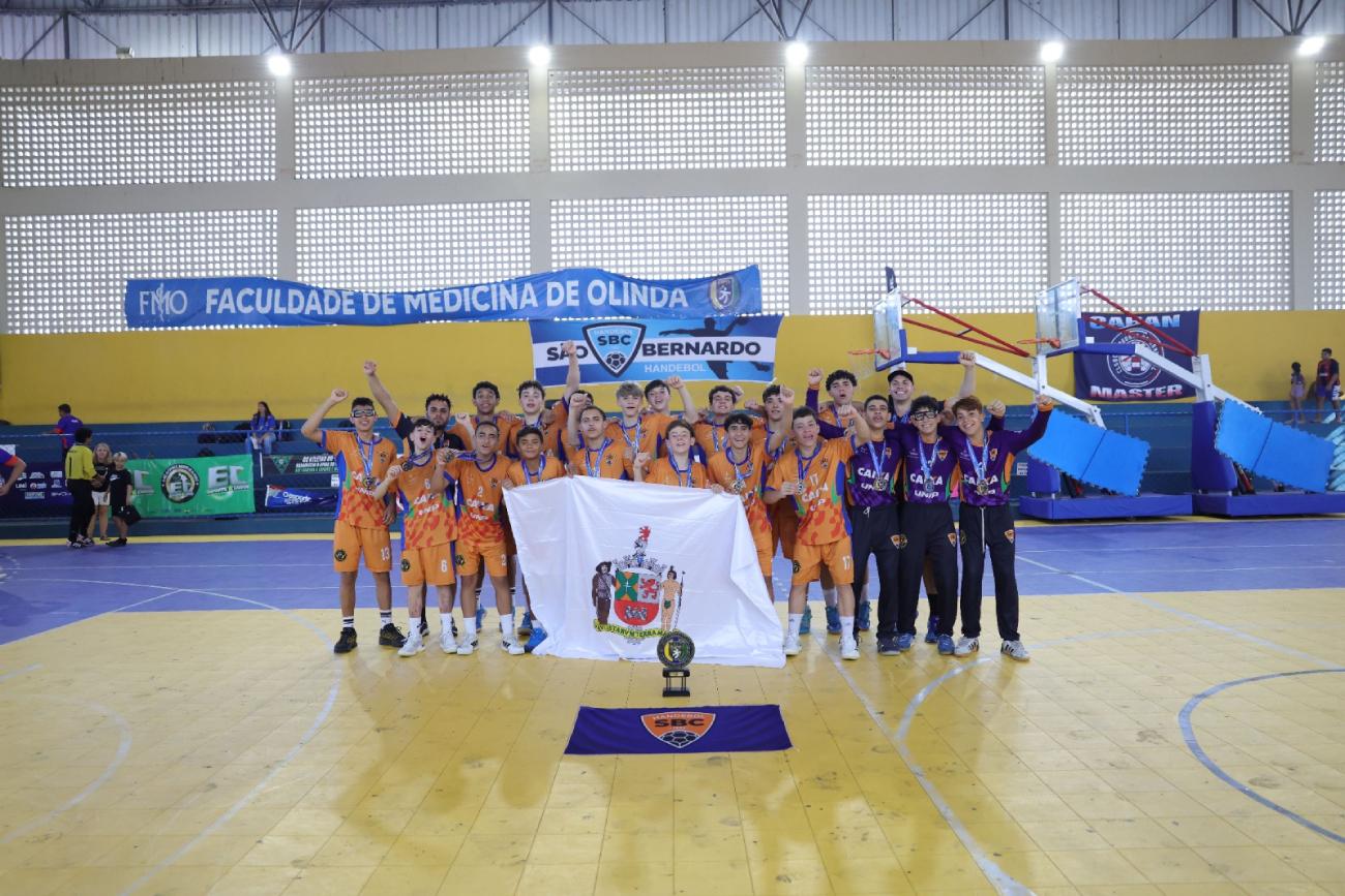 Invicta, equipe masculina de handebol infantil é ouro no Campeonato Brasileiro Interclubes