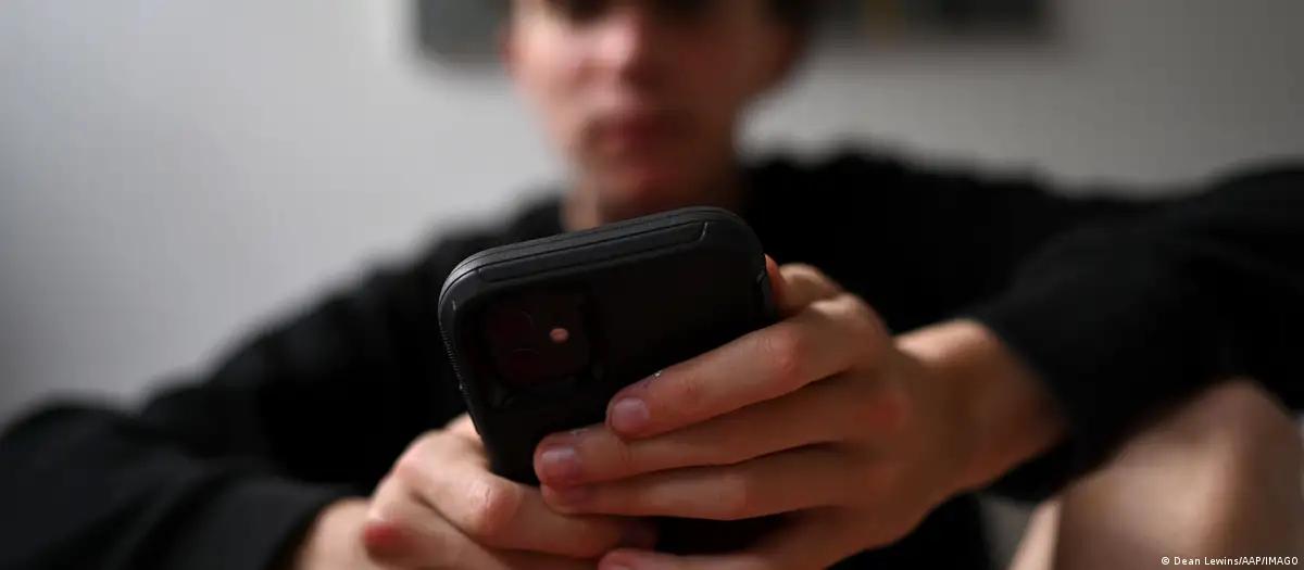 Nova Zelândia discute banir redes para menores de 16 anos 