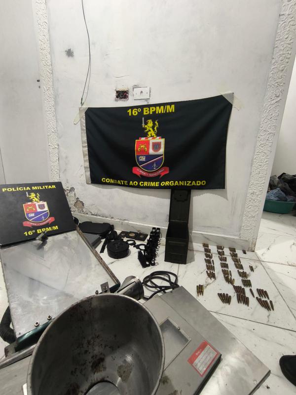PM de SP encontra arsenal escondido em fundo falso de parede durante patrulhamento em Paraisópolis, na zona sul da capital