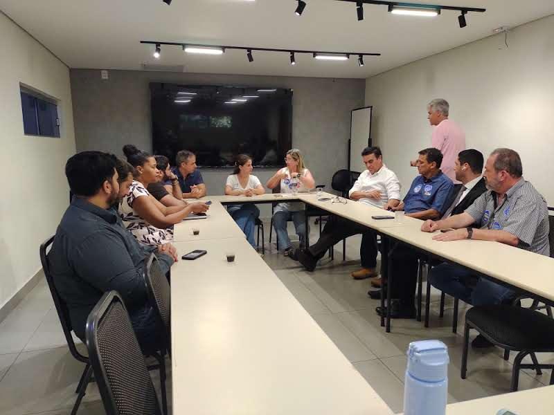 AELO-TAP apresenta demandas do setor de loteamentos em encontro com candidatas