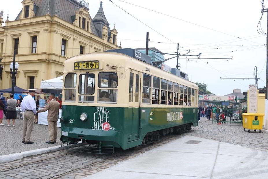 Bonde turístico de Santos comemora 26 anos com veículo restaurado, programação e meia-tarifa para todos