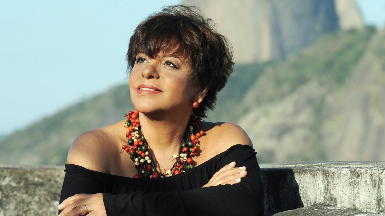 Eliane Salek celebra o legado de Elis Regina e Elizeth Cardoso no Centro da Música Carioca Artur da Távola, na Tijuca