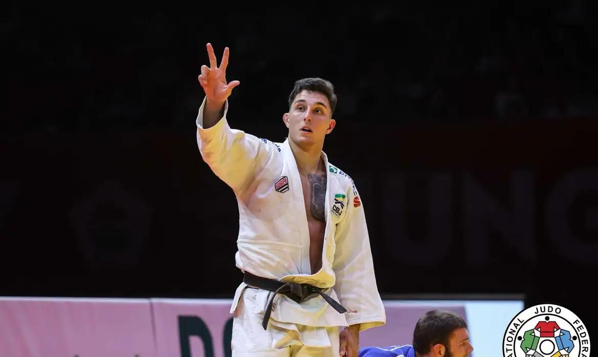 Guilherme Schimidt é ouro e país fecha Grand Slam de judô com 3 pódios 