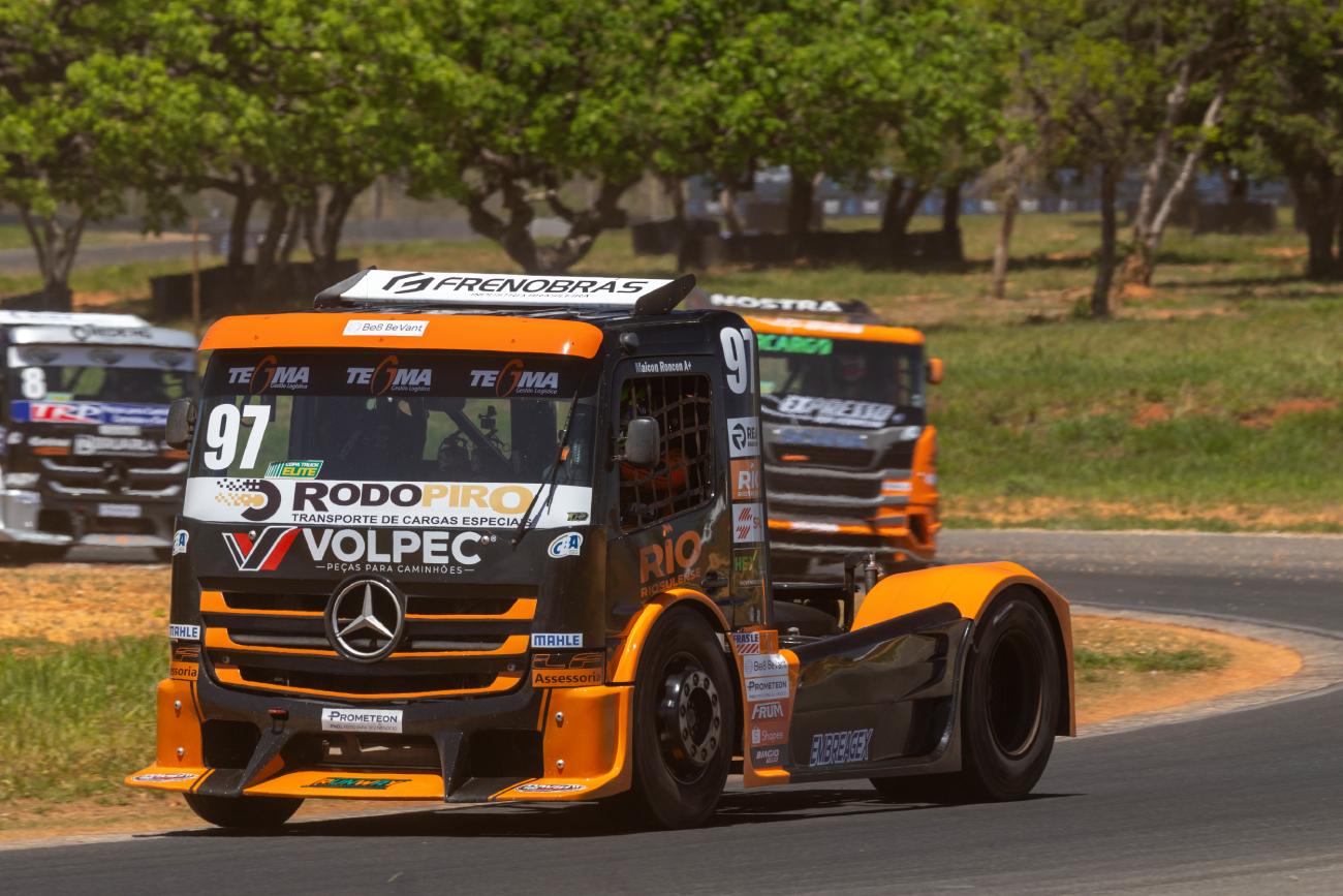 Maicon Roncen supera problema mecânico e faz grande corrida antes do abandono em Curvelo