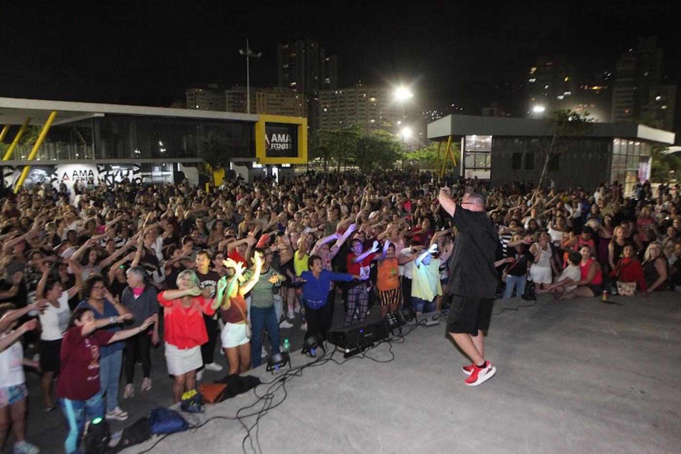 Novo Quebra-Mar, em Santos, vira pista de dança com dois dias de programação