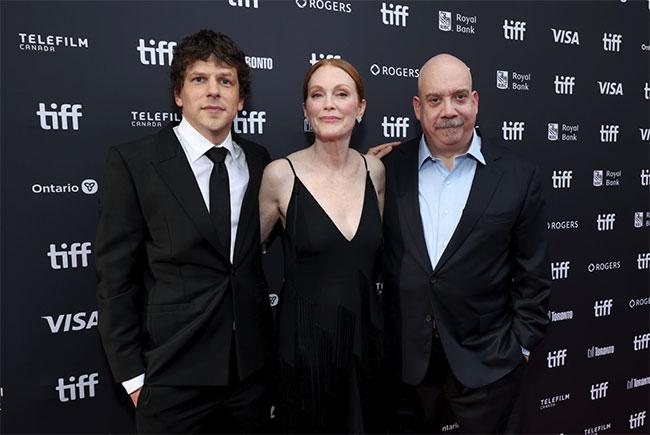 A Grande Estreia, de Jesse Eisenberg, terá exibições no Festival do Rio e traz Julianne Moore já cotada para indicação ao Oscar 