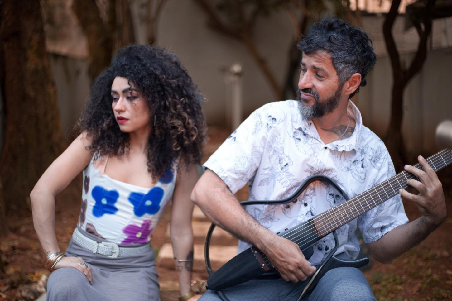 Arenas Evo Santos tem happy hour com show gratuito do Navéh Duo nesta sexta (23)