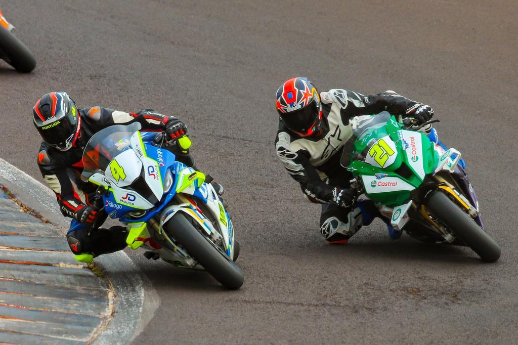 Cascavel recebe semifinal do MOTO1000GP com disputas decisivas pelo campeonato
