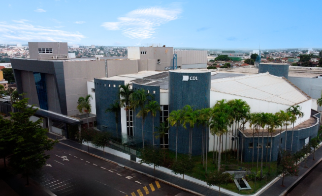 Comércio de Uberlândia pode funcionar das 9h às 18h no feriado de Finados
