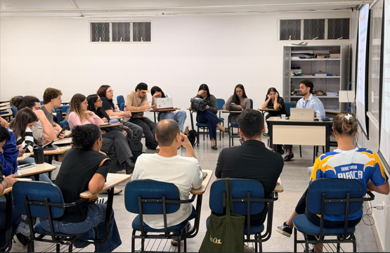 Estudantes da ESAMC apresentam projetos de inovação e concorrem a bolsas de formação e viagem internacional
