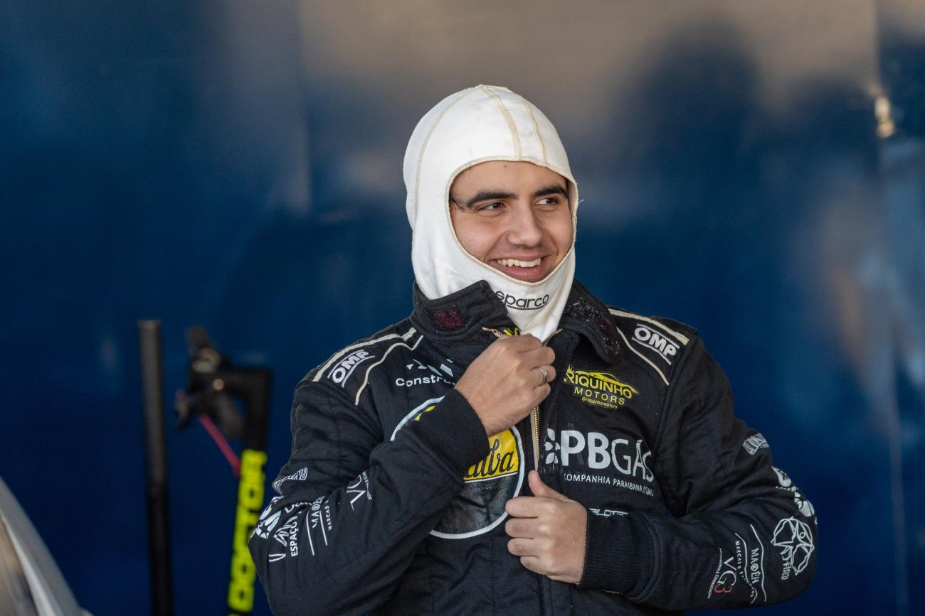 João Guimarães conquista pole geral da STR em Cascavel após dominar treinos entre os Celta