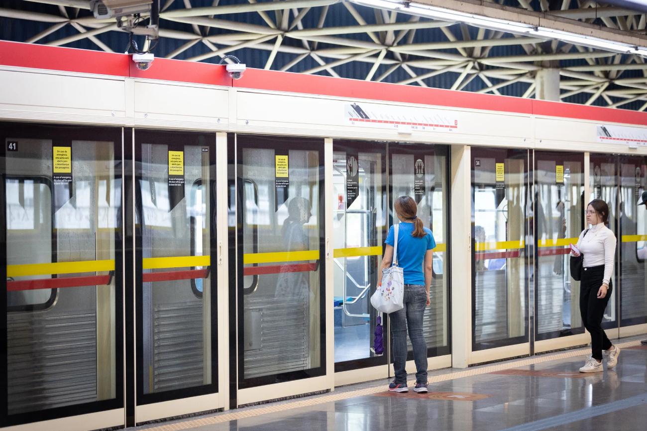 Metrô terá operação 24 horas neste fim de semana e esquema especial no feriado  