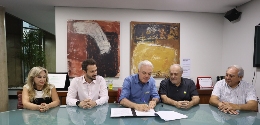 Prefeitura e Praia Clube firmam parceria através do Programa Uberlândia de Portas Abertas para o Esporte e Lazer