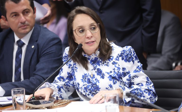 Projeto cria política de incentivo à tecnologia assistiva e mobilidade inclusiva