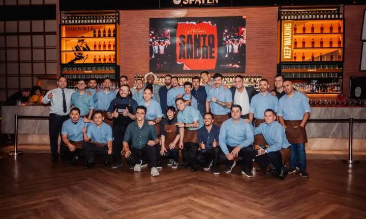 11 de agosto: Boteco São Bento Santo André celebra o Dia do Garçom mostrando como o salão marca o início de novas carreiras