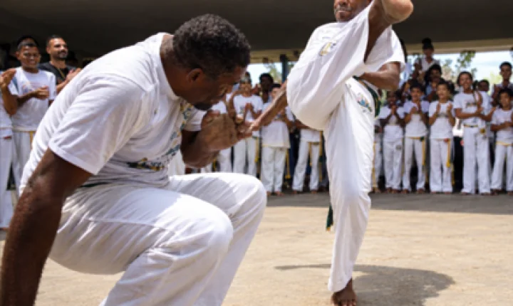 14º Festival Internacional de Capoeira reúne cerca de 100 participantes no Uberlândia Shopping