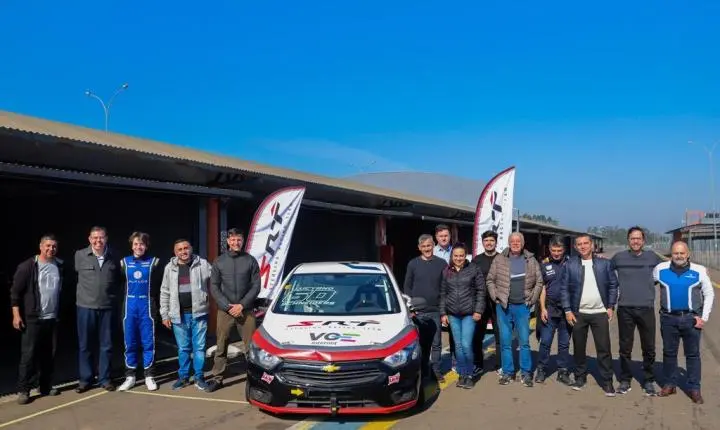 2 Horas de Tarumã: Victor Manzini testa novo sistema de transmissão de telemetria e câmaras onboard com Eduardo Marques Jr. na Turismo 1.4 BR