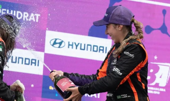 Anna Luiza supera abandono e vai ao pódio em Interlagos