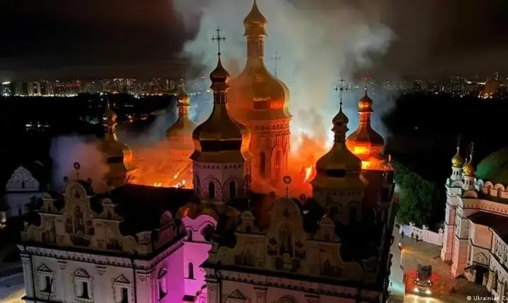 Ataque russo atinge catedral histórica em Kiev