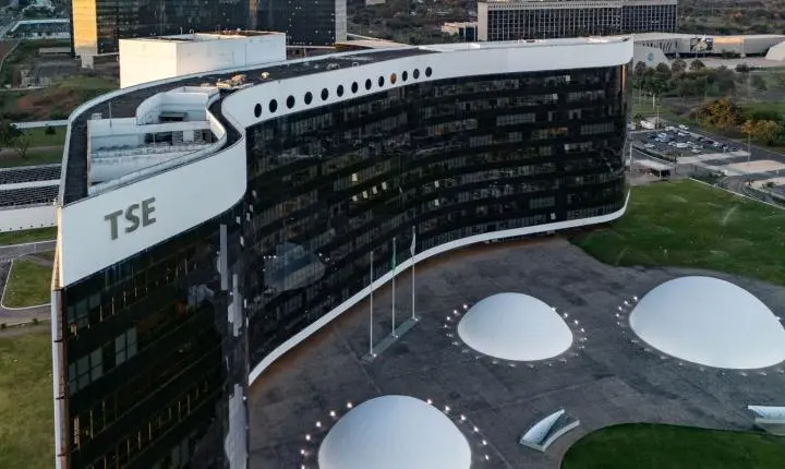 Campanha de Lula entra com ação no TSE para cassar chapa de Flávio 