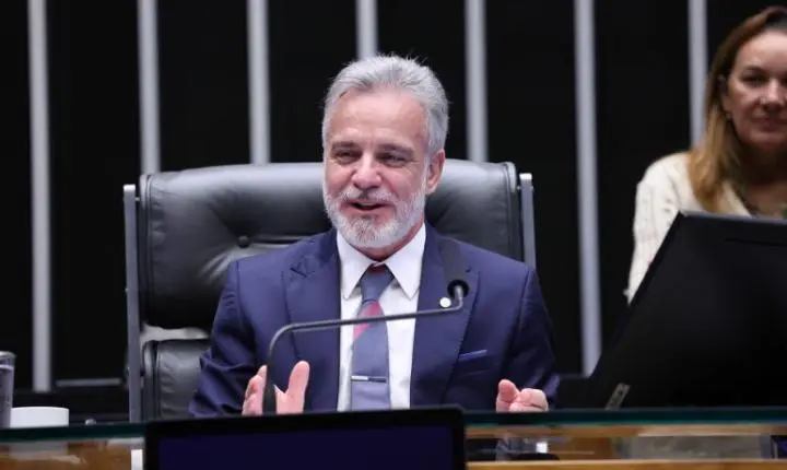 Comissão aprova regras para o uso de óculos inteligentes no trânsito