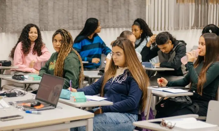 Conecta São Bernardo abre porta para estudantes darem sequência no aprendizado de inglês após retorno da Irlanda