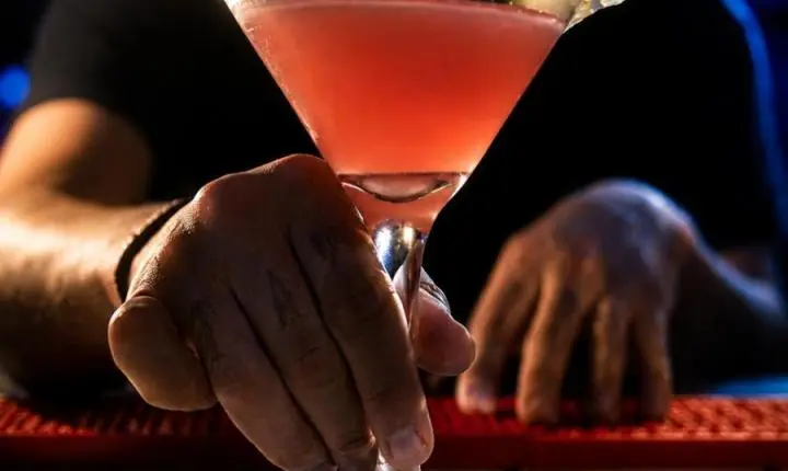 Cosmo Day celebra o drink icônico com versões  autorais e guest inédito em Santos