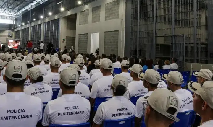 Costa Rica inaugura megaprisão inspirada em modelo de Bukele 