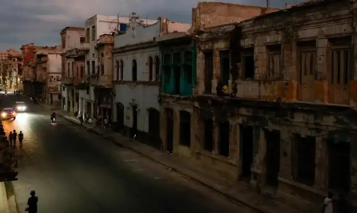 Cuba aprova reformas econômicas em meio à pressão dos EUA