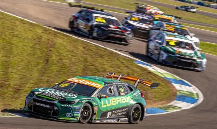 De volta à disputa! Julio Campos é o segundo maior pontuador na 7ª etapa da Stock Car