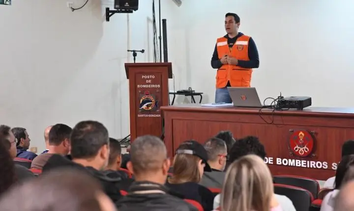 Defesa Civil de Santos reforça preparação para período de chuvas com capacitação de servidores