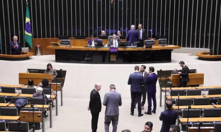 Deputados analisam acordo do Mercosul sobre proteção às mulheres; acompanhe