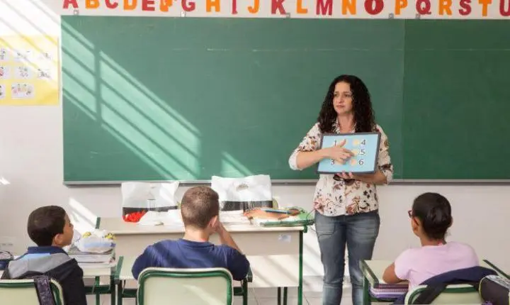 Educação de SP prorroga inscrições de processos seletivos para professores da rede estadual 