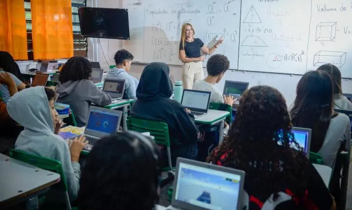 Educação de SP vai criar mais de 100 mil vagas em novas escolas de tempo integral em 2027