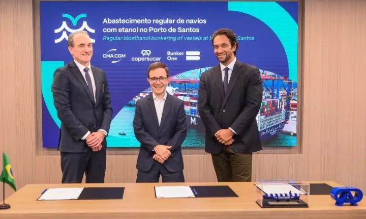 Etanol abastece navios regularmente no Porto de Santos